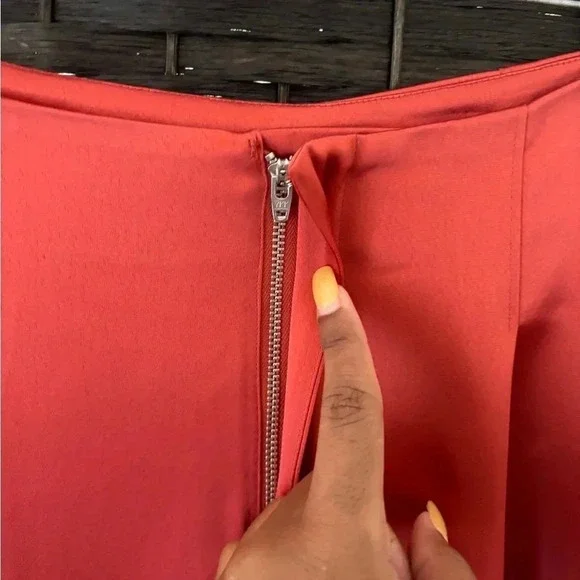 Cinq a Sept 5a7 SATIN RUTHY PANT Pleated Front Zip Closure Straight leg Size 4 - Picture 16 of 16